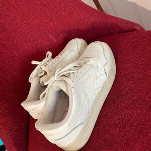 Reebok Off-White Sneakers